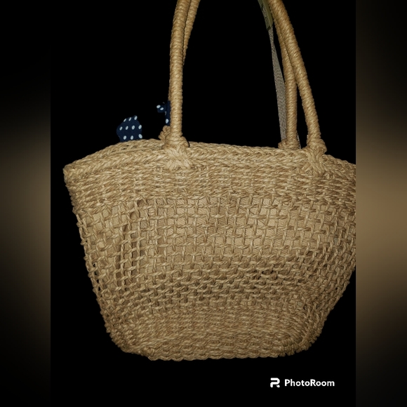 Straw Weaved Tote with Blue/White Polka Dot BOW Unbranded NWOT. - Picture 2 of 6